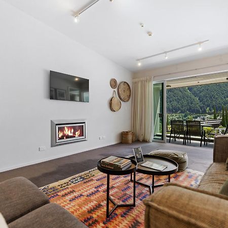 Stylish Haven Luxury Interiors In Prime Location Apartment Queenstown Exterior photo