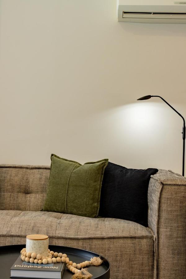Stylish Haven Luxury Interiors In Prime Location Apartment Queenstown Exterior photo