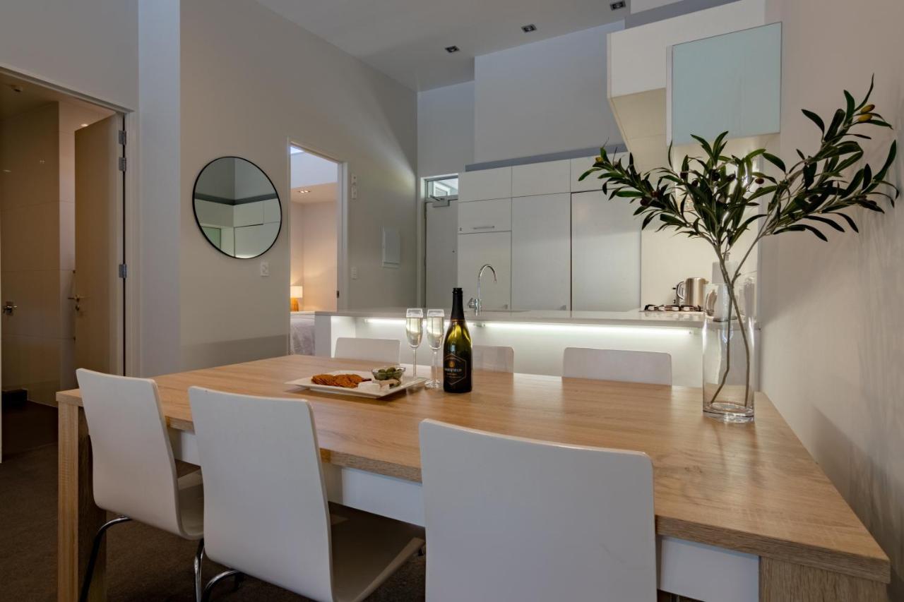 Stylish Haven Luxury Interiors In Prime Location Apartment Queenstown Exterior photo