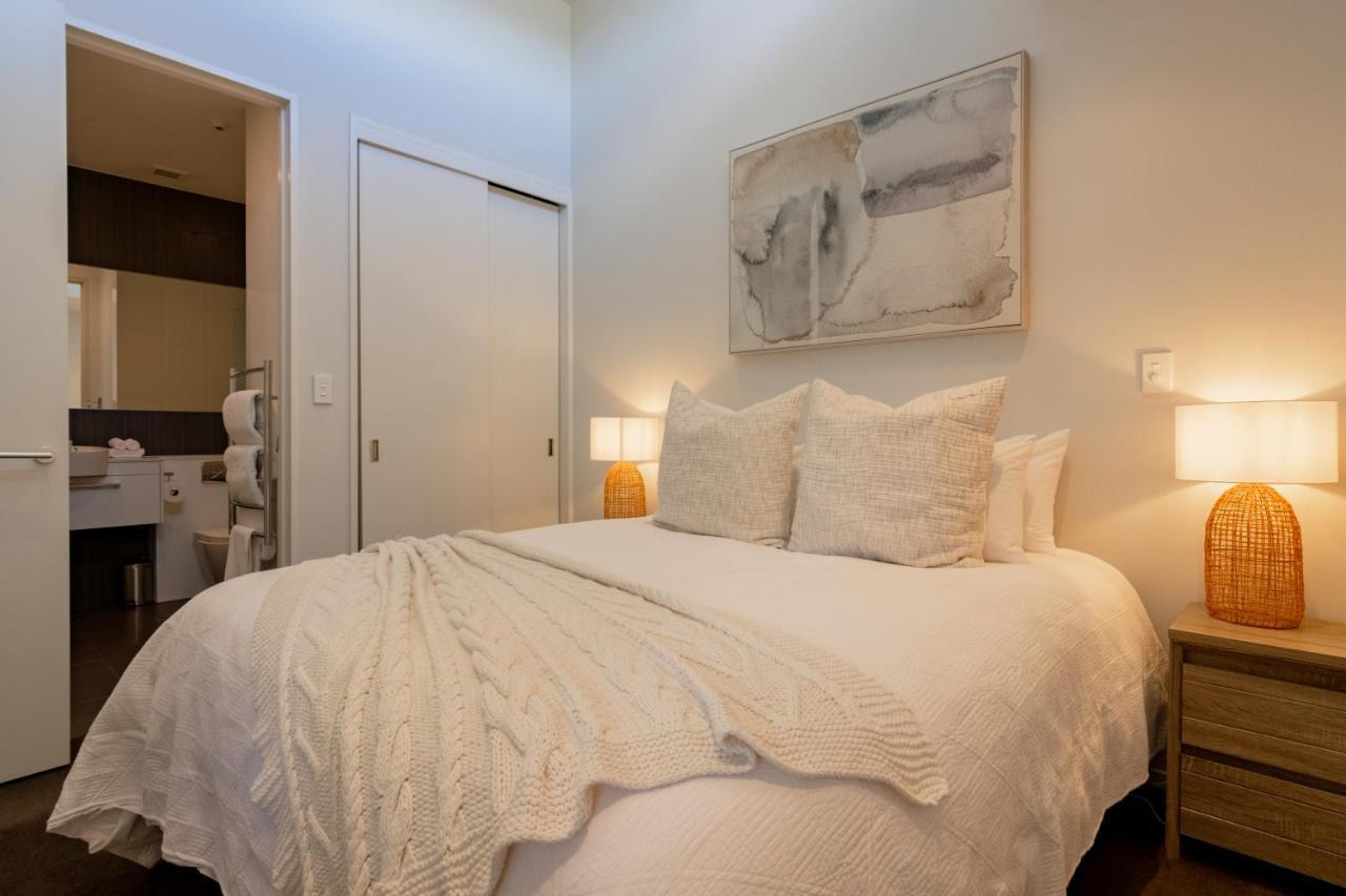Stylish Haven Luxury Interiors In Prime Location Apartment Queenstown Exterior photo
