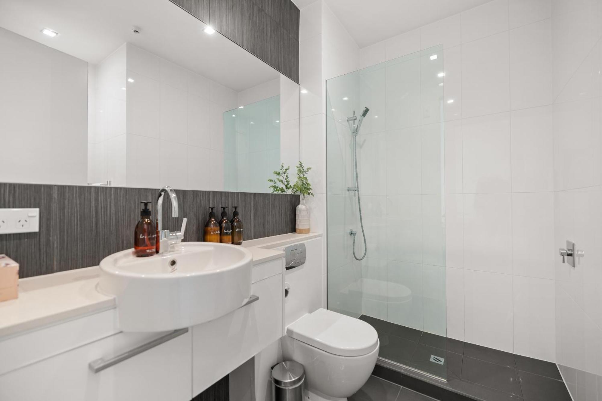 Stylish Haven Luxury Interiors In Prime Location Apartment Queenstown Exterior photo